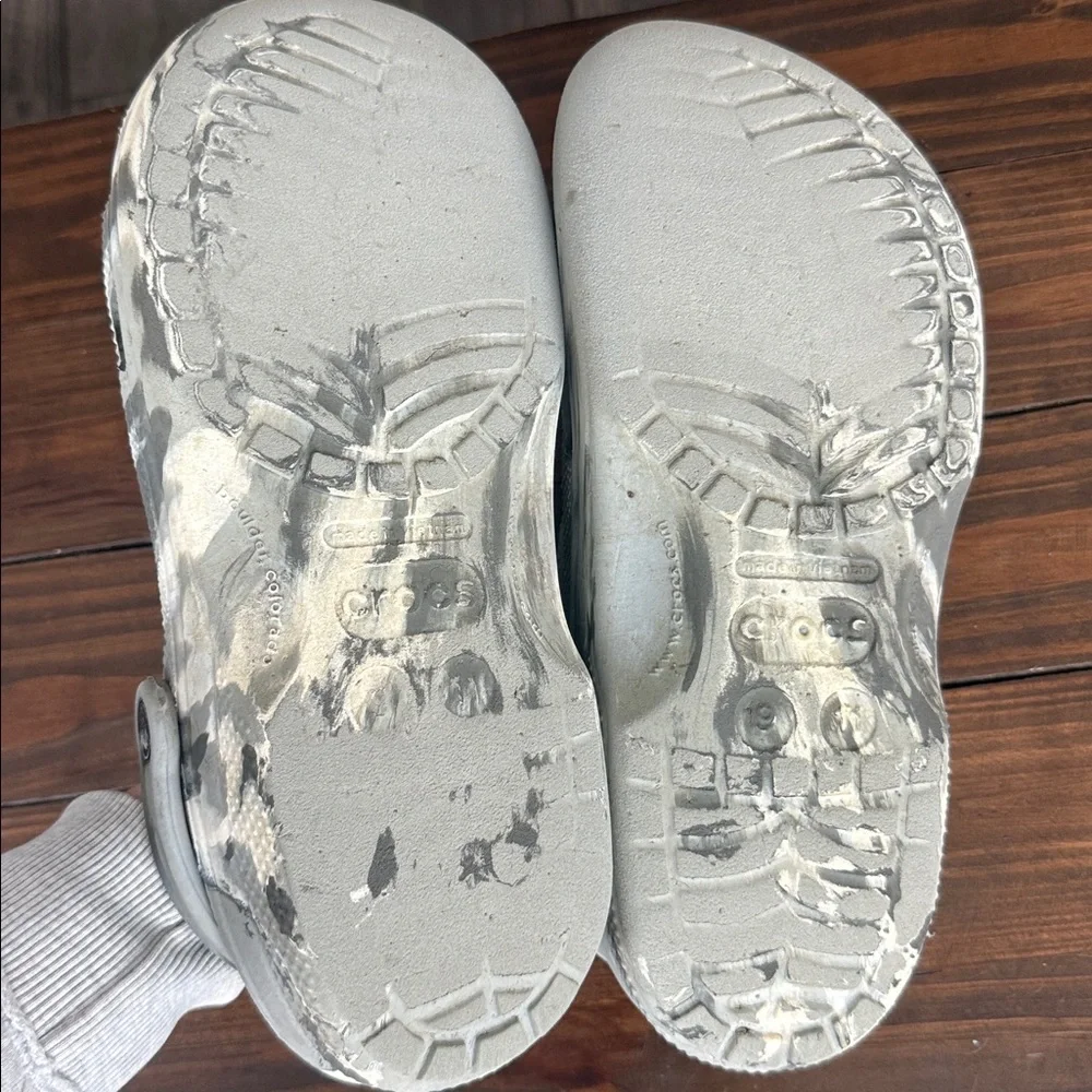 CROCS Classic Clogs in Blue and Marble White